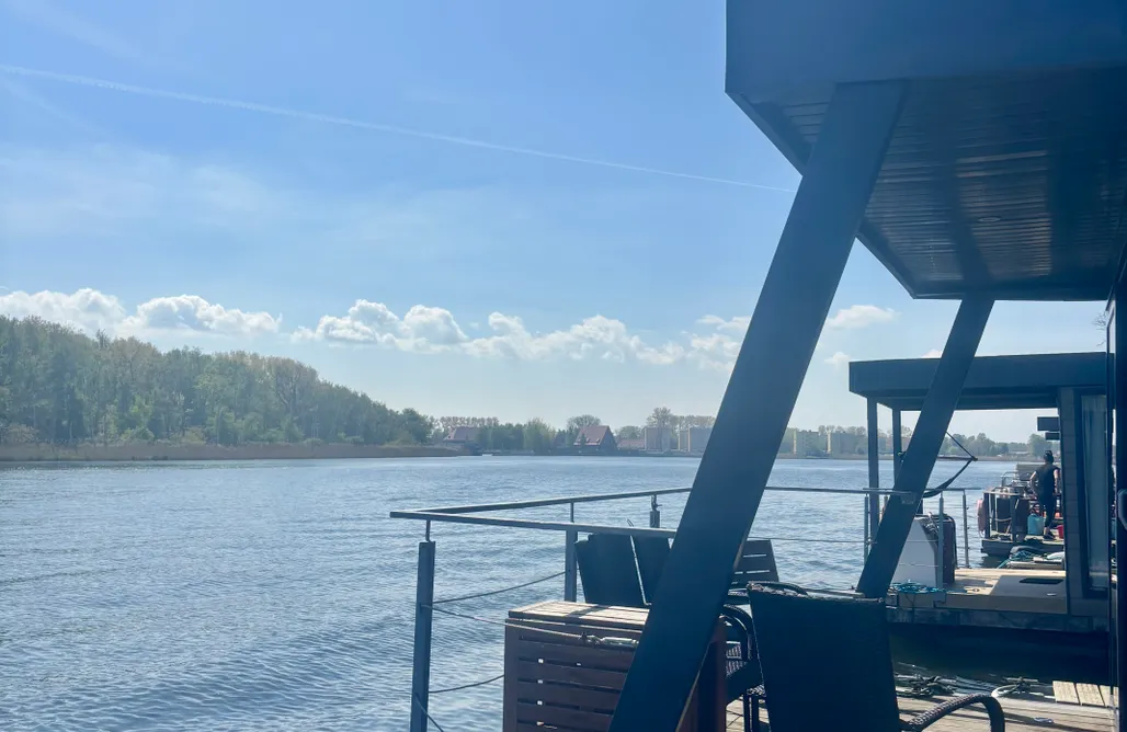 AlohaCamp Dom na wodzie Morgan 1