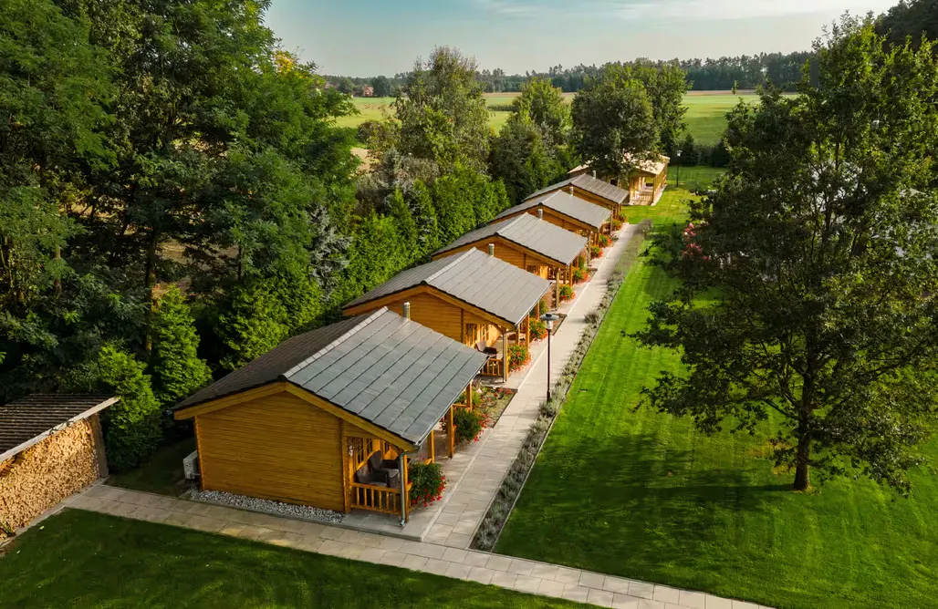 AlohaCamp accommodation Dwór Myśliwski Hubertus 5