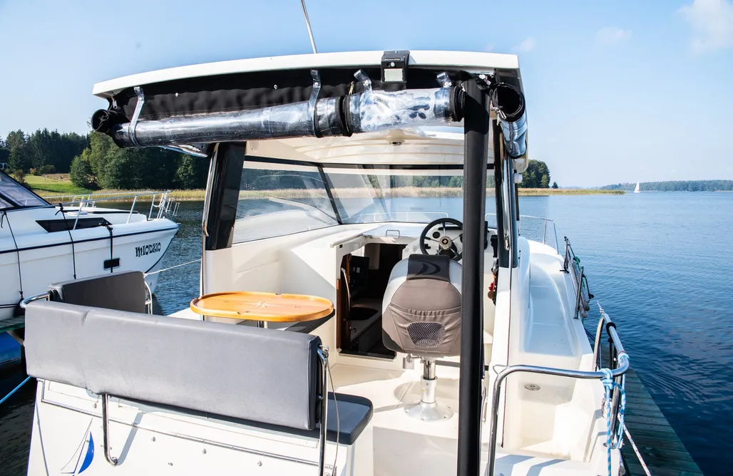 AlohaCamp accommodation Łódź Nautika 830 Houseboat - jacht motorowy bez patentu 5