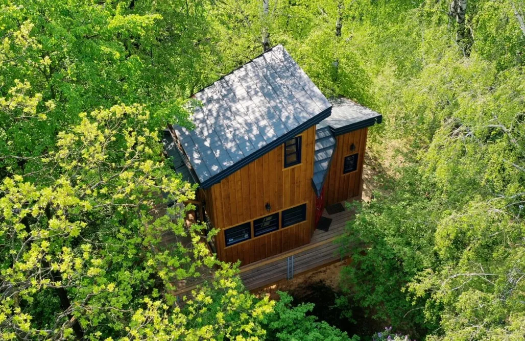 Winiarnia nad Jeziorem Węgiełek Treehouse 3