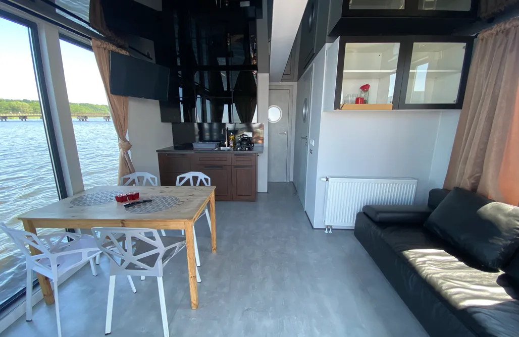 AlohaCamp Dom na wodzie Morgan 4