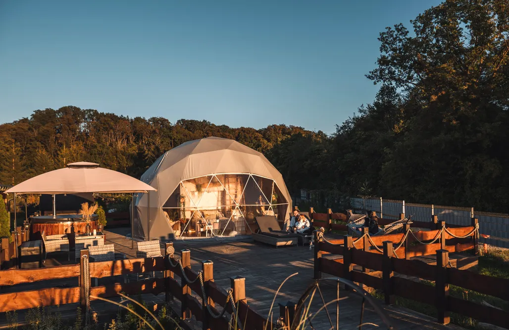 Nocowanie Magiczna kopuła skryta pośród mgły 1