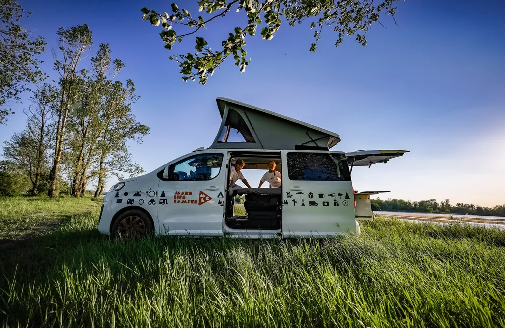 Unterkunft AlohaCamp Kampervan Make Life Camper Citroen Spacetourer mit Schlafdach 4