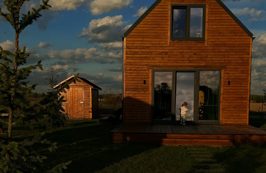 alojamientos AlohaCamp Laski Lake Mazury - domek z balią blisko jeziora 4