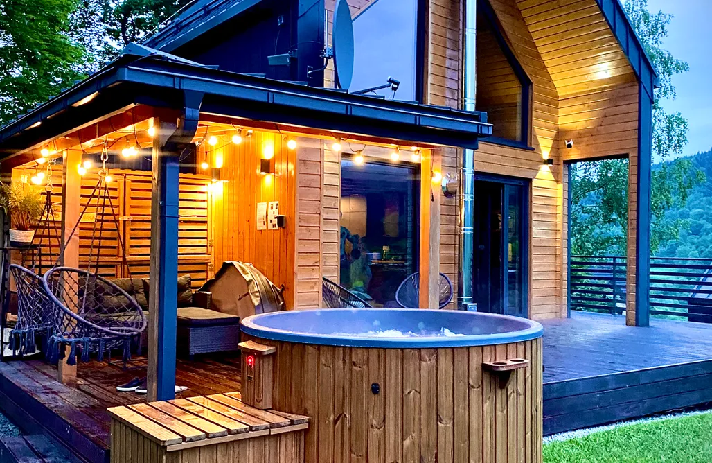 AlohaCamp CzillChata z balią 1