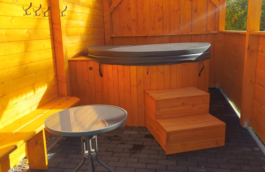 noclegi AlohaCamp Domek Lilijka - relaks w jacuzzi z panoramą Tatr 3