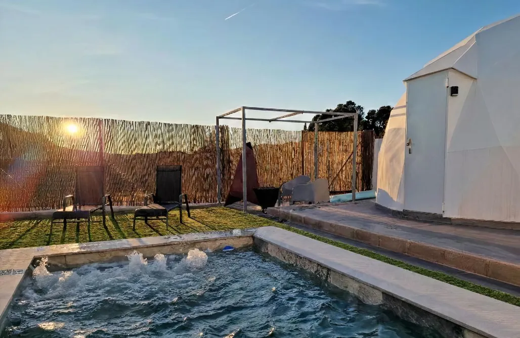 alojamientos AlohaCamp Nyxia Domes 5