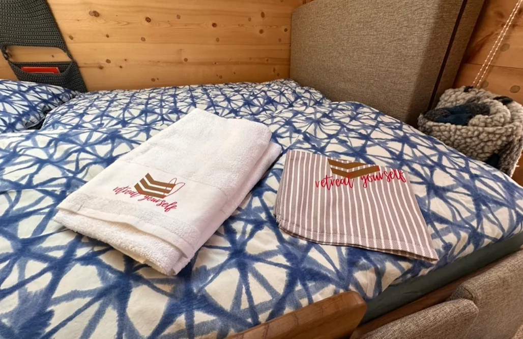 Unterkunft AlohaCamp Zinipi Retreat bei Amberg im Oldtimer 5