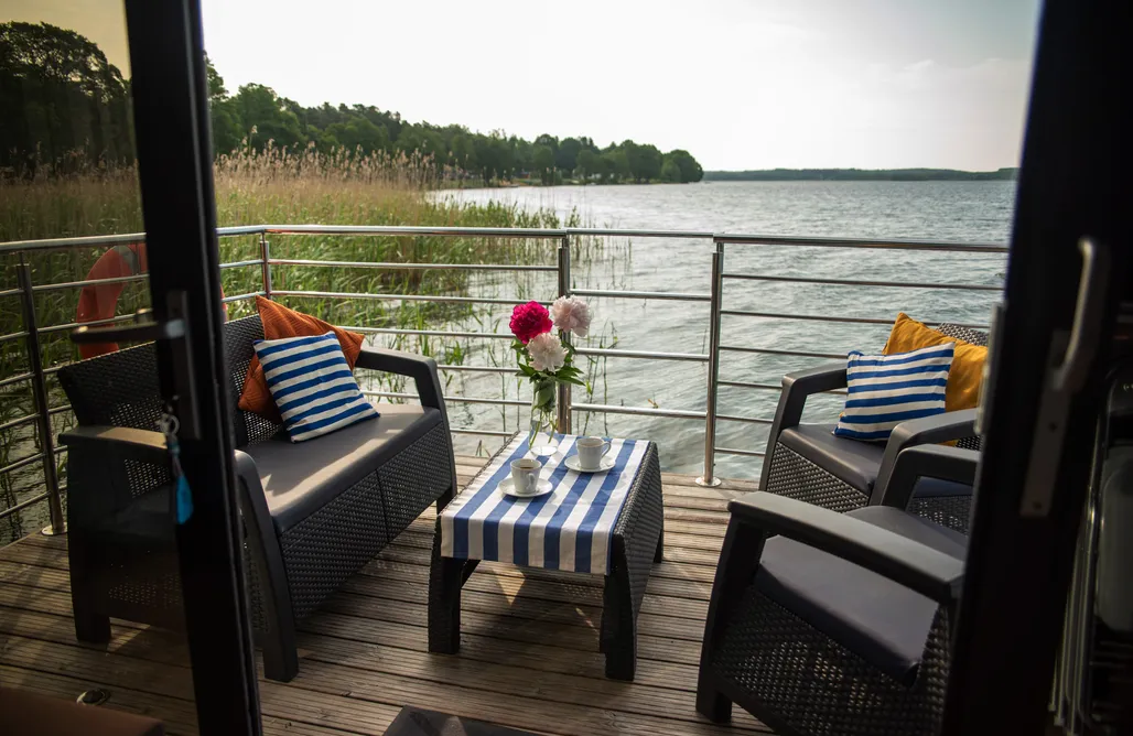 noclegi AlohaCamp Domek na wodzie Topiko Czarter  4