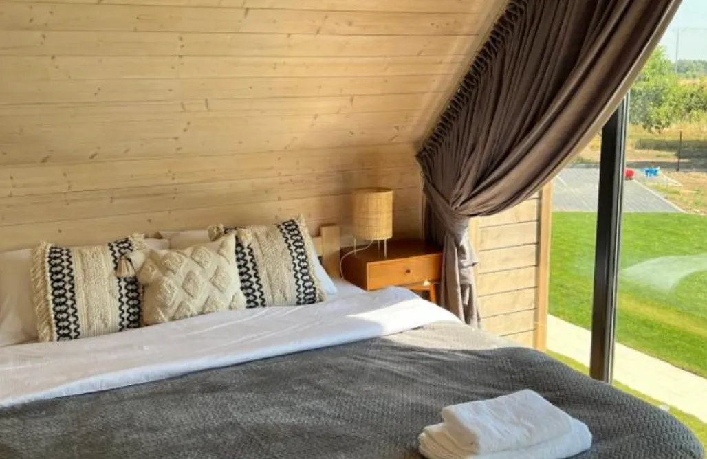 AlohaCamp Wood House 1