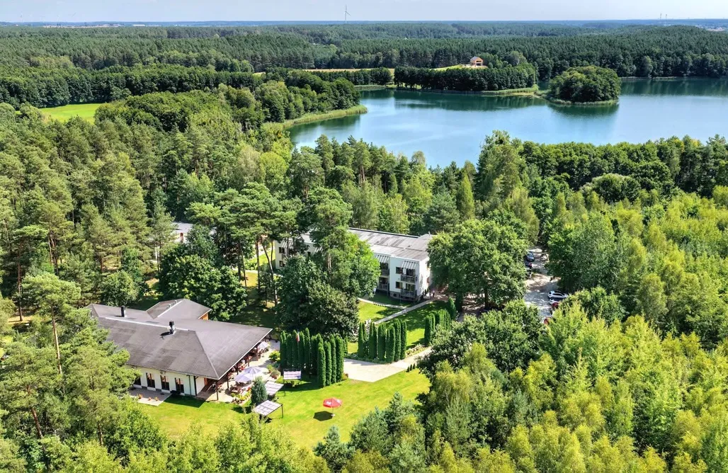 AlohaCamp Camper Park Dormowo34 (przyczepa kempingowa + samochód) 3