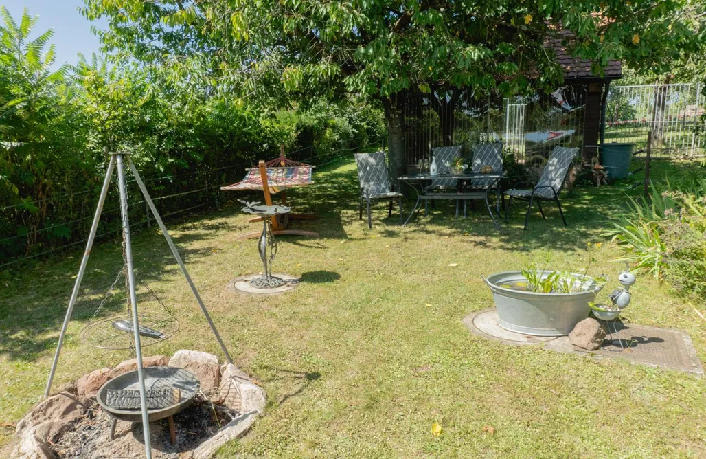 Ferienwohnung Stuttgart Zur Fliegerbank in der Rhön - Privatzimmer mit Gemeinschaftsbad  3