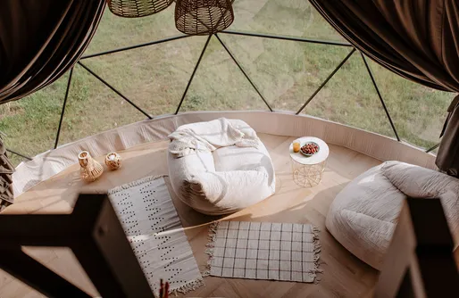 Zdjęcie obiektu Czorsztyn Glamp - ekskluzywny glamping z własną plażą nad jeziorem Czorsztyńskim