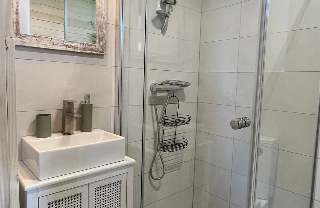 AlohaCamp  Mała Chatka 1