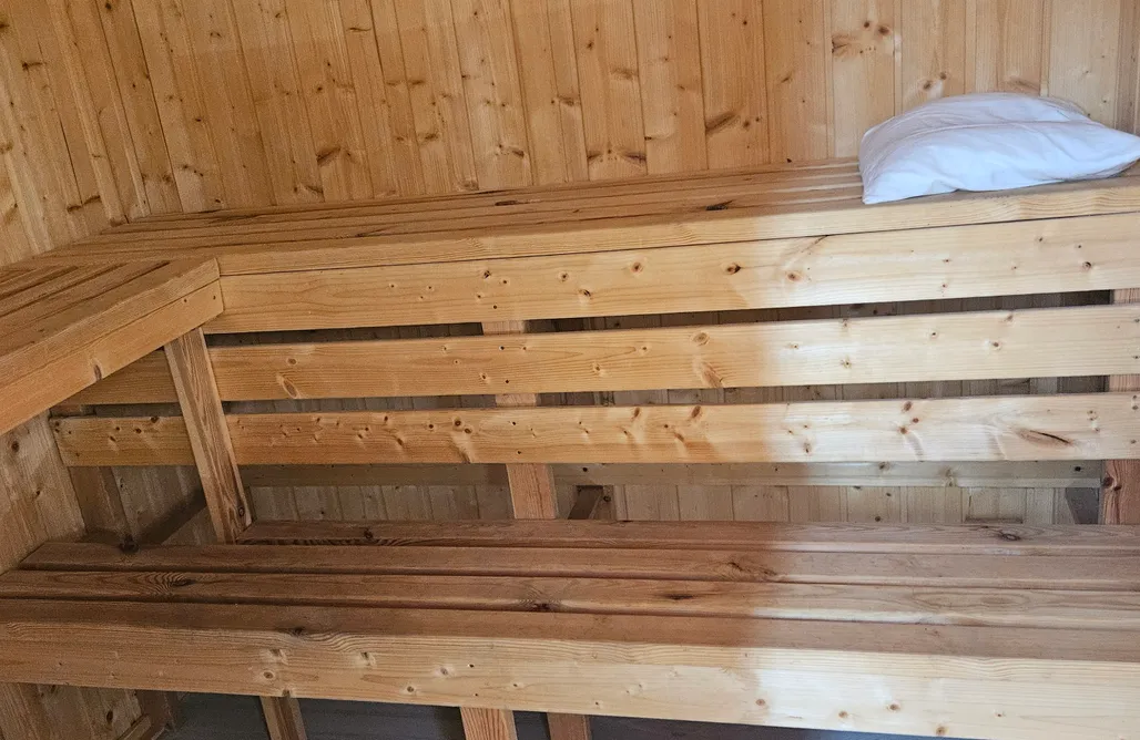 Pole Namiotowe Kaszuby Miejsce kamperowe i namiotowe - Winnica Alvarium 1