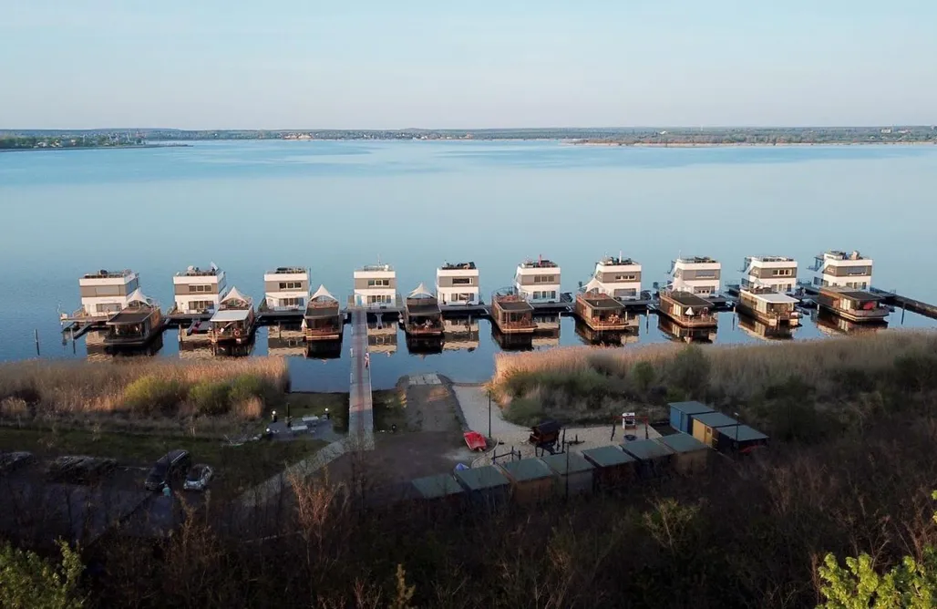 Hausboot Elandi AlohaCamp