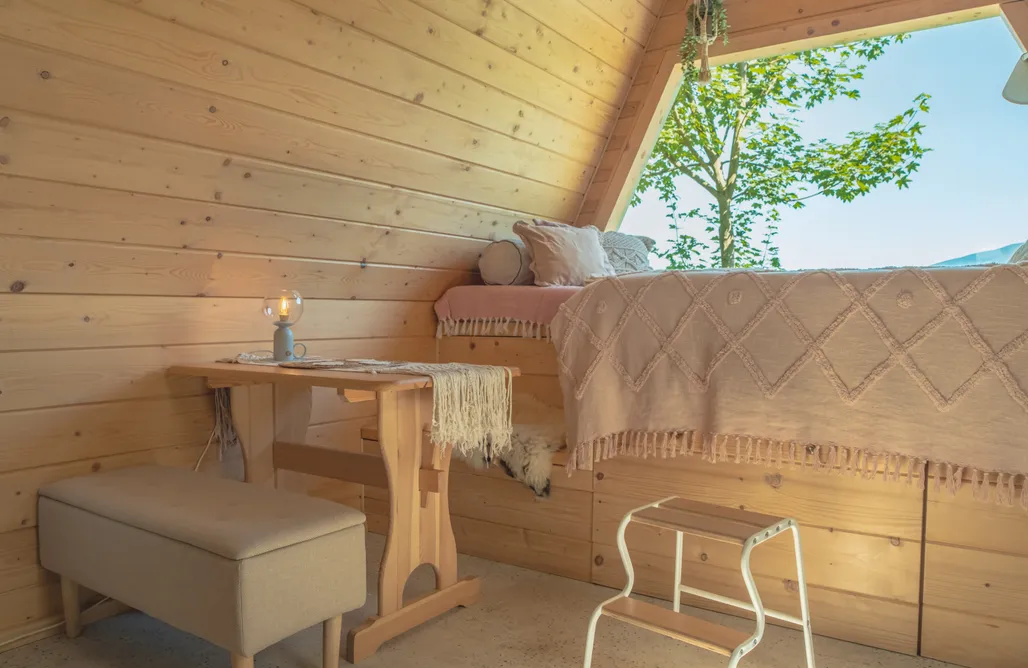 Hébergement AlohaCamp Quelle Joie mini - tiny house avec vue sur les montagnes 1