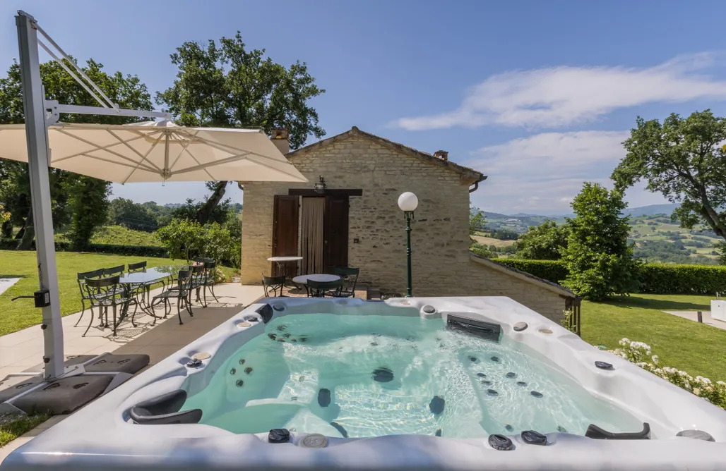 Hébergement AlohaCamp Villa Anna heated pool two outdoor jacuzzi and sauna 5
