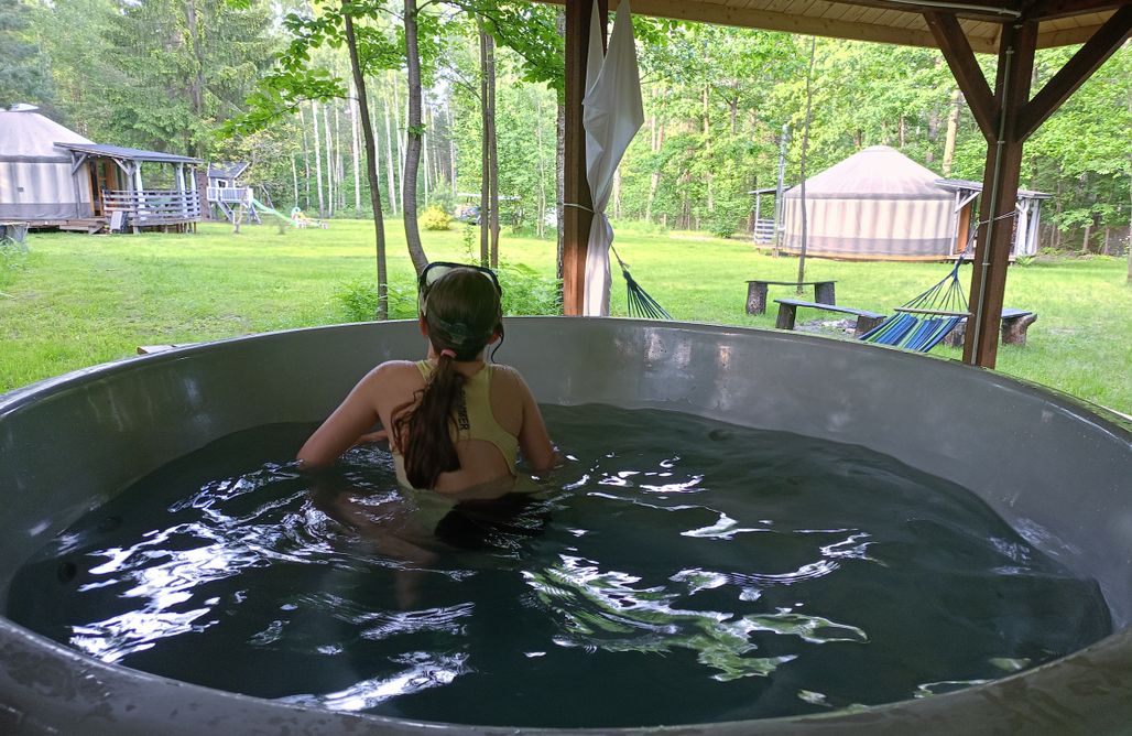 AlohaCamp accommodation Jurty i namioty w lesie KotfaLas. Glamping - Świętokrzyskie  5