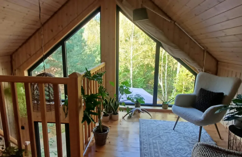 Alloggio AlohaCamp Bosco Tu - fienili neri sopra il burrone | Sauna & Reset Forestale a Kalwa 1