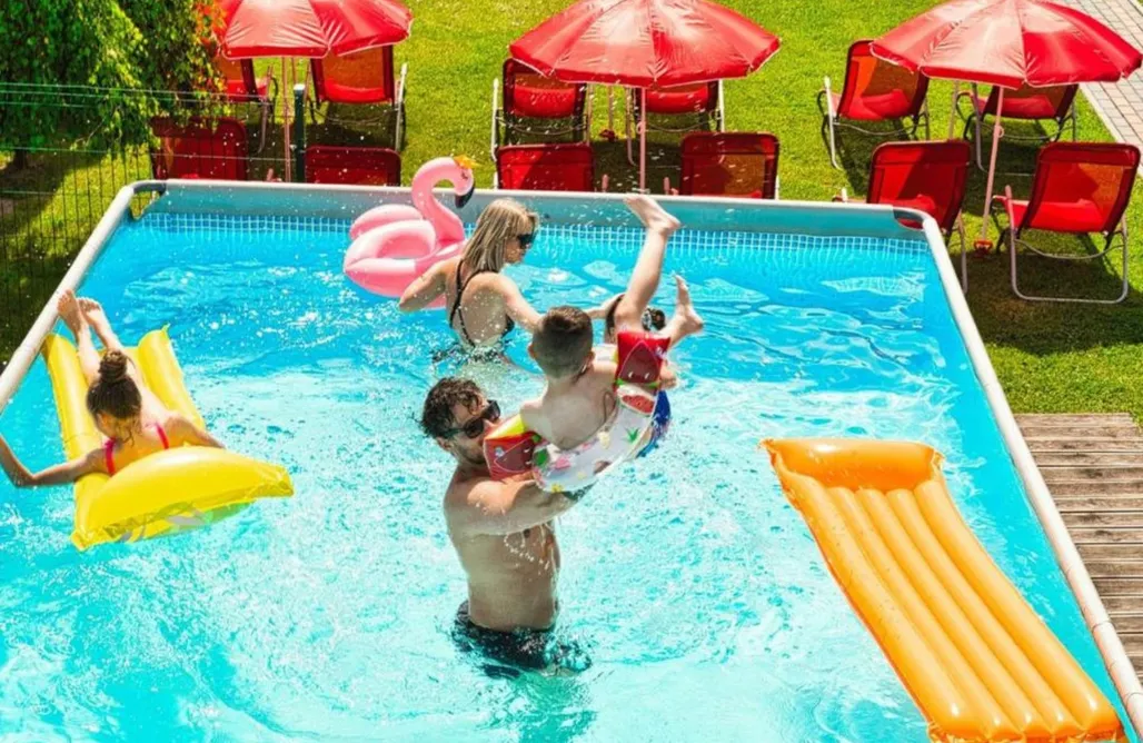 Wczasy w górach z wyżywieniem i basenem Holiday Park Zator Resort & Spa 1