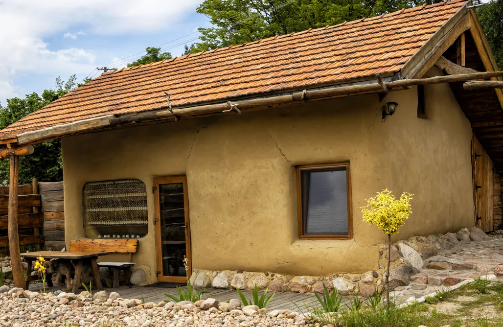 alojamientos AlohaCamp Jarga Chata gliniana 2