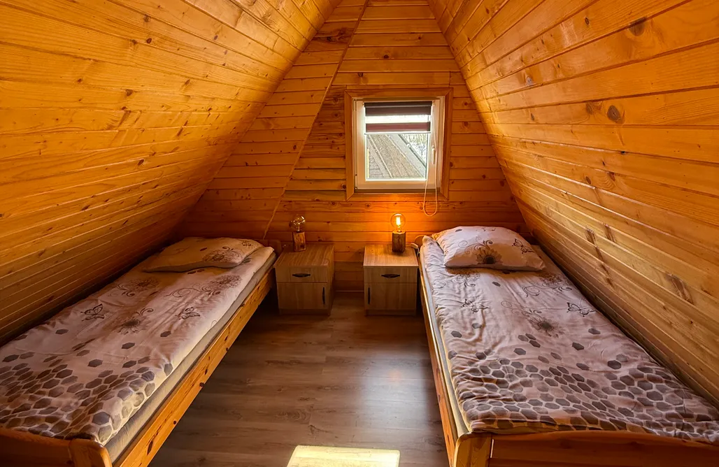 AlohaCamp accommodation Wzgórze w Cieniu Lasu 5