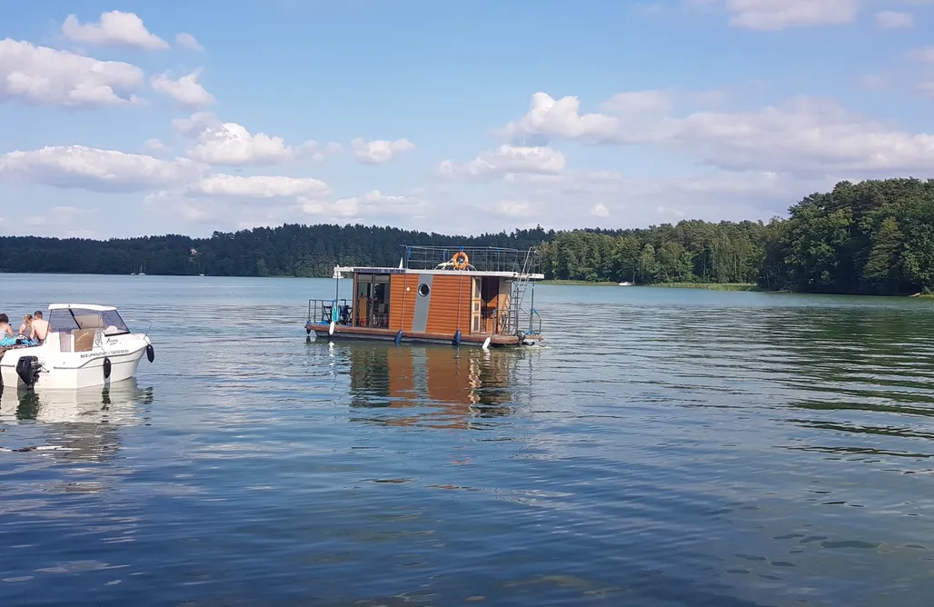 noclegi AlohaCamp Pływające domki na Mazurach - Houseboat Stella (5 os.) i Luna (6 os.) 5