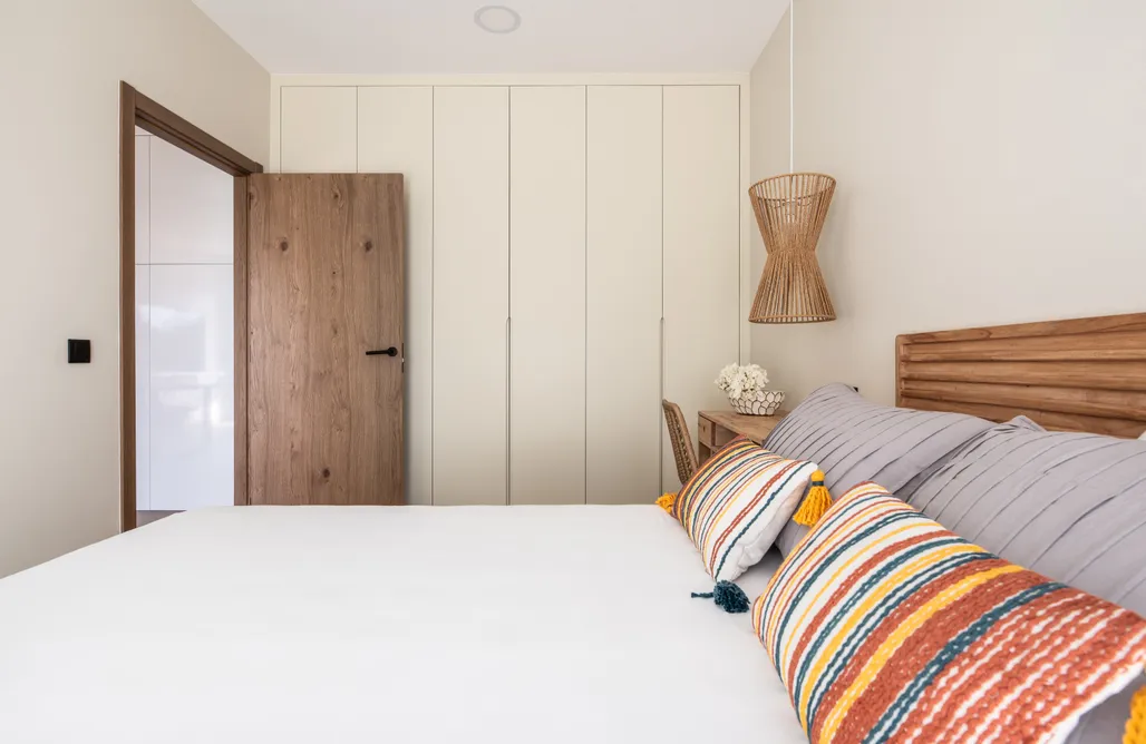 AlohaCamp Three-Bedroom Apartment with Terrace - 101 4