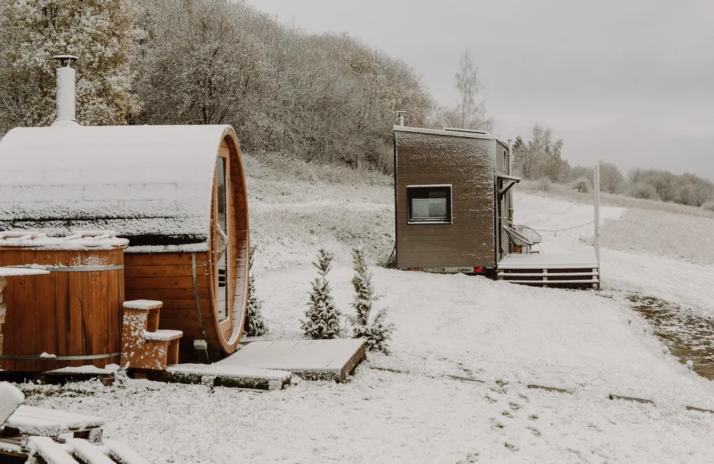 AlohaCamp accommodation Aurora Green Hill - Sunshine z sauną 1