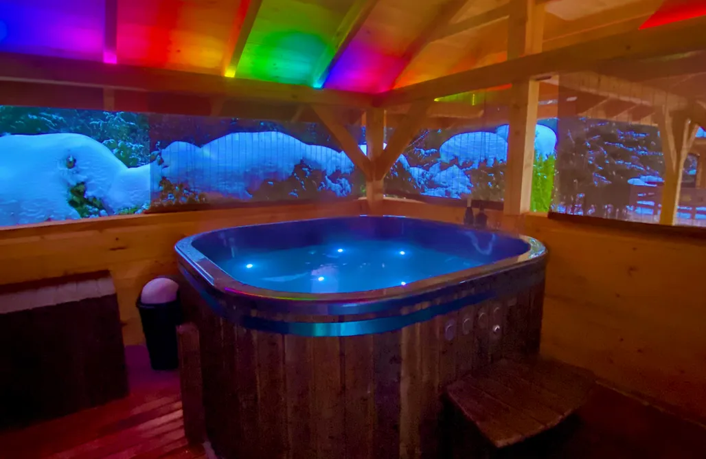 AlohaCamp accommodation Domek pod Howyzem 4