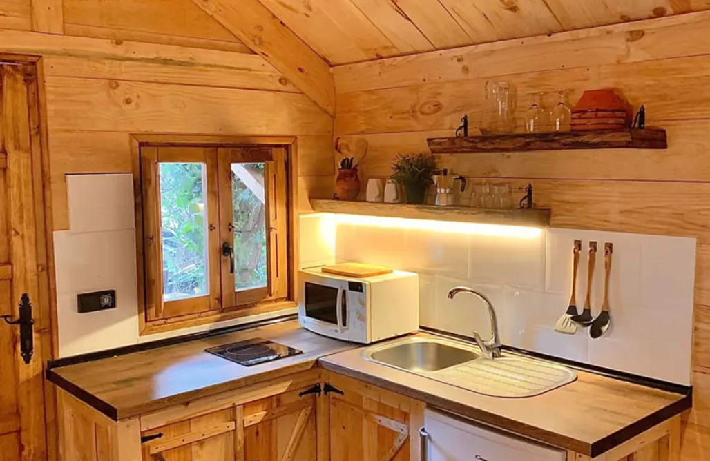 AlohaCamp accommodation Cabaña Nido del Búho 3