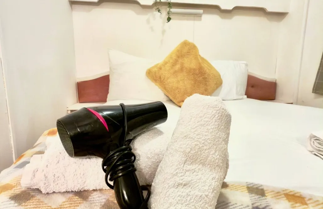 AlohaCamp Hot Tub-The Cosy Cwtch 4