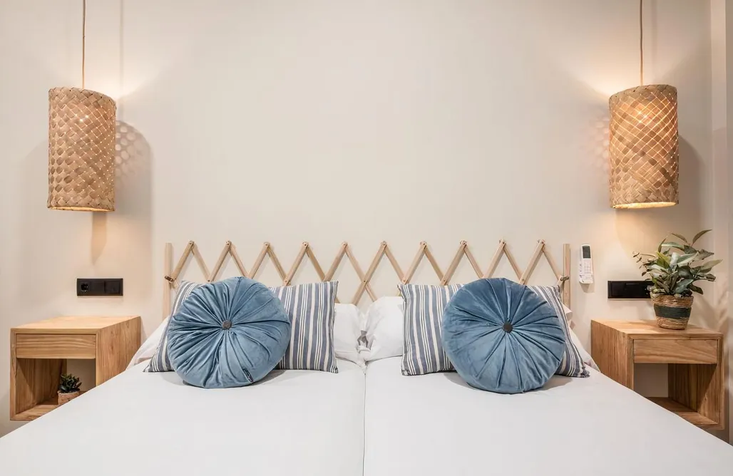 AlohaCamp Two-Bedroom Apartment with Terrace - 202 2