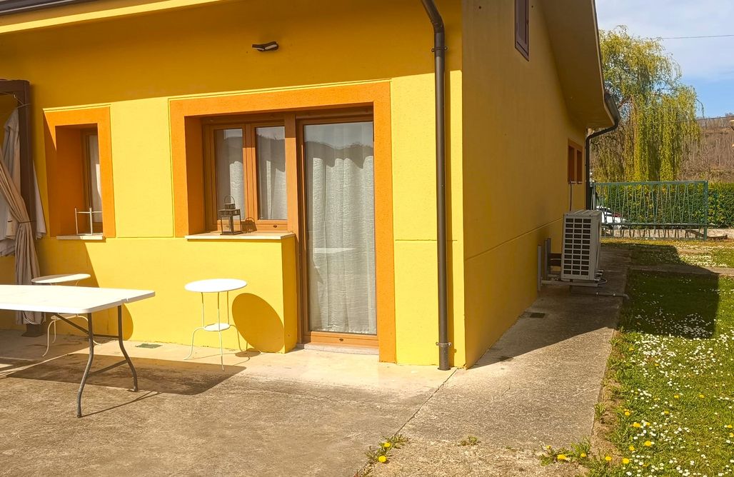 alojamientos AlohaCamp My Reyna, casa con jardín y piscina para 8 personas en Lada 1