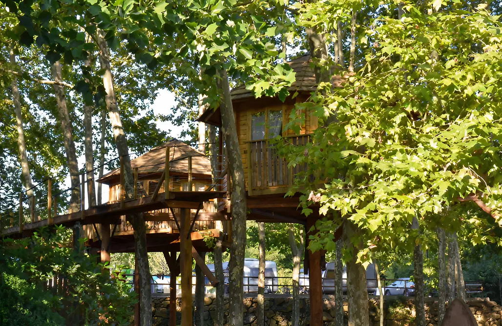 alojamientos AlohaCamp Les Cabanes dels Arbres  4