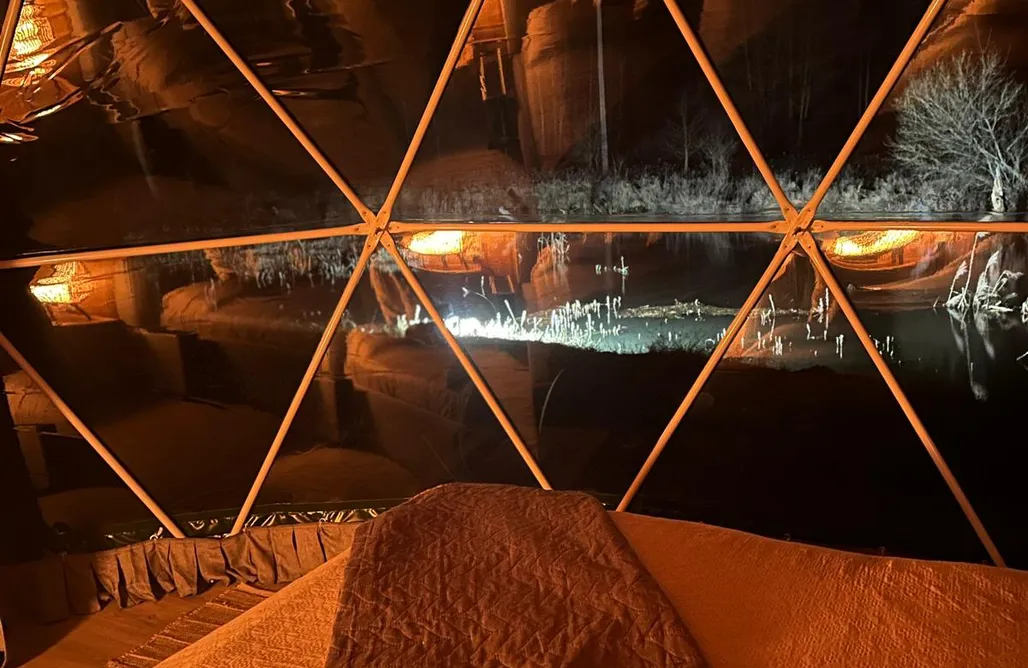 AlohaCamp Glamp przy rzece z premium jacuzzi  4