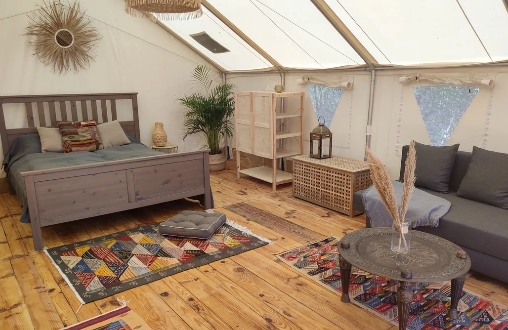 AlohaCamp Hibiscus 2