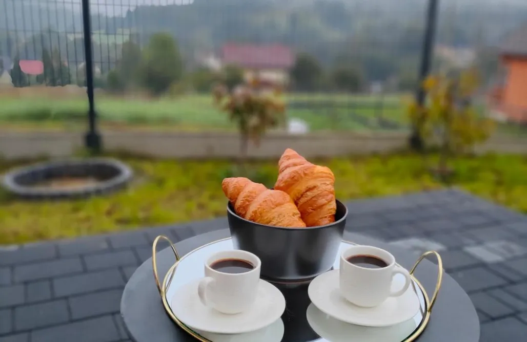 AlohaCamp accommodation Chwilo Trwaj dom z jacuzzi 4