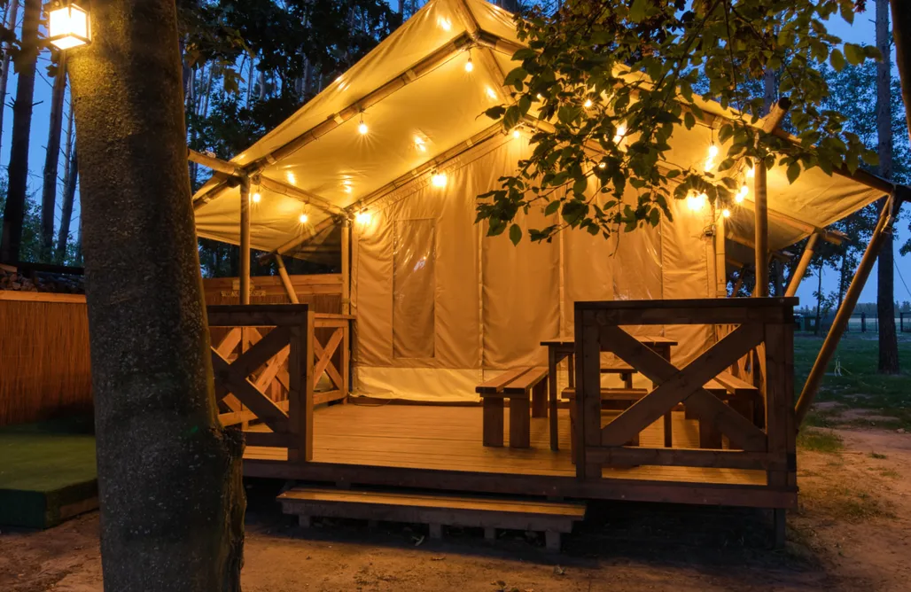 Odkryj miejsca na wyjazd z pupilem 🐶 Glamping Safari z prywatnym jacuzzi, kuchnią, łazienką 2