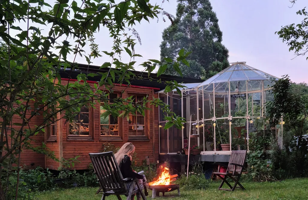 AlohaCamp accommodation Zirkuswagen Sternenzelt mit Sauna 2