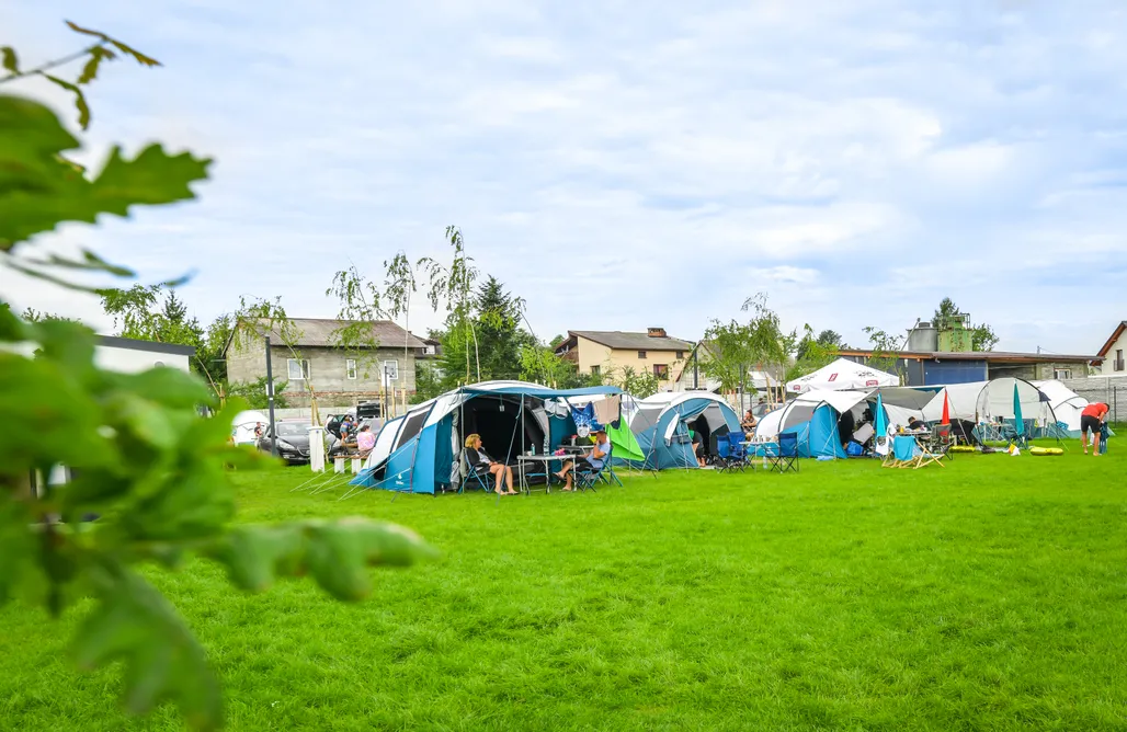 AlohaCamp Miejsce namiotowe 2x3m 1