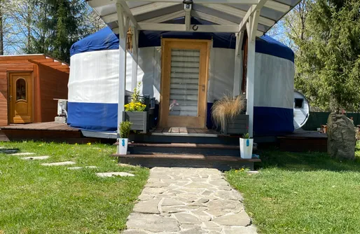 Zdjęcie obiektu Slow Flow Glamp - jurta z sauną, basenem i jacuzzi