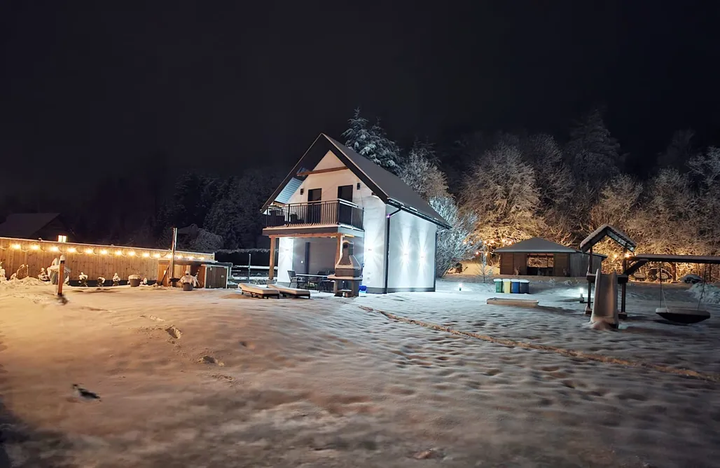 Willa z Basenem Jelonkowo Domki w Brennej 1