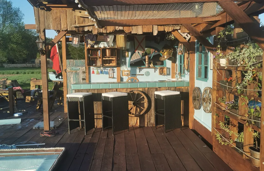 AlohaCamp The Old Barn  1