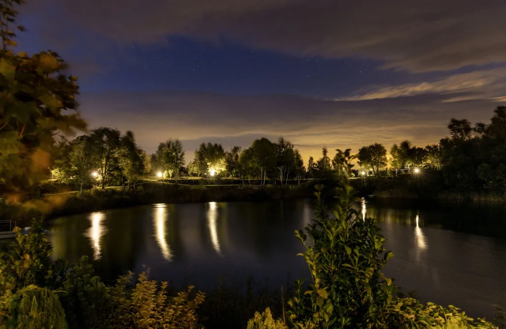 noclegi AlohaCamp Domki drewniane nad brzegiem stawu 1