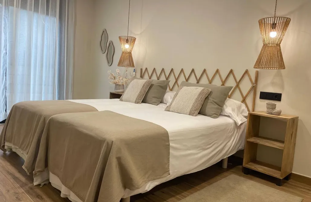 AlohaCamp Three-Bedroom Apartment with Terrace - 102 4