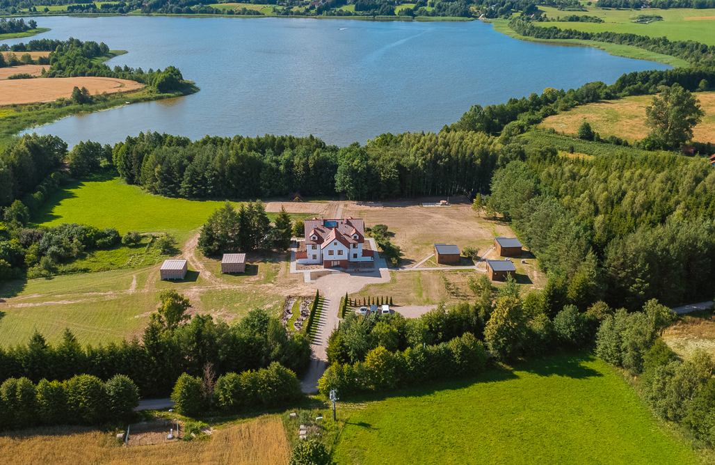 alojamientos AlohaCamp Willa nad jeziorem z jacuzzi, sauną i plażą 2