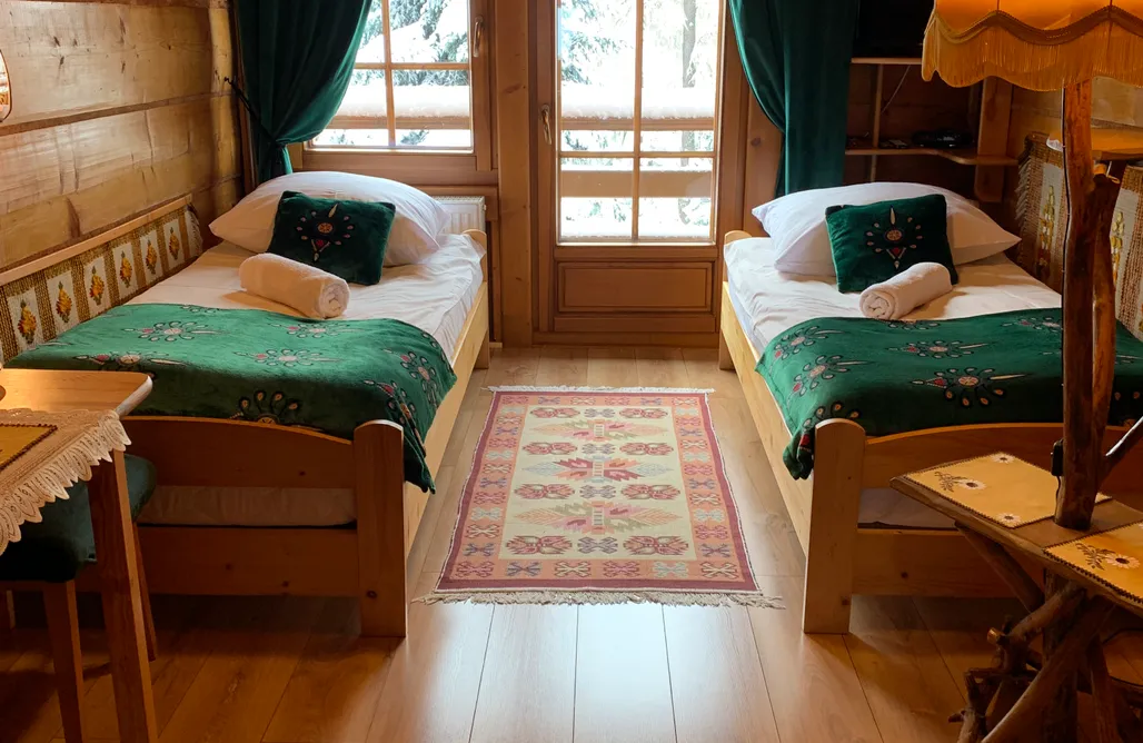 AlohaCamp Pokój 2 osobowy ze wspólną łazienka w korytarzu i balkonem 2