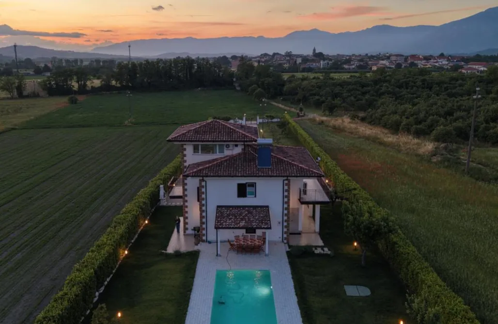 Case In Affitto Bari Villa Mariarosaria- Dimora di campagna con Piscina 2
